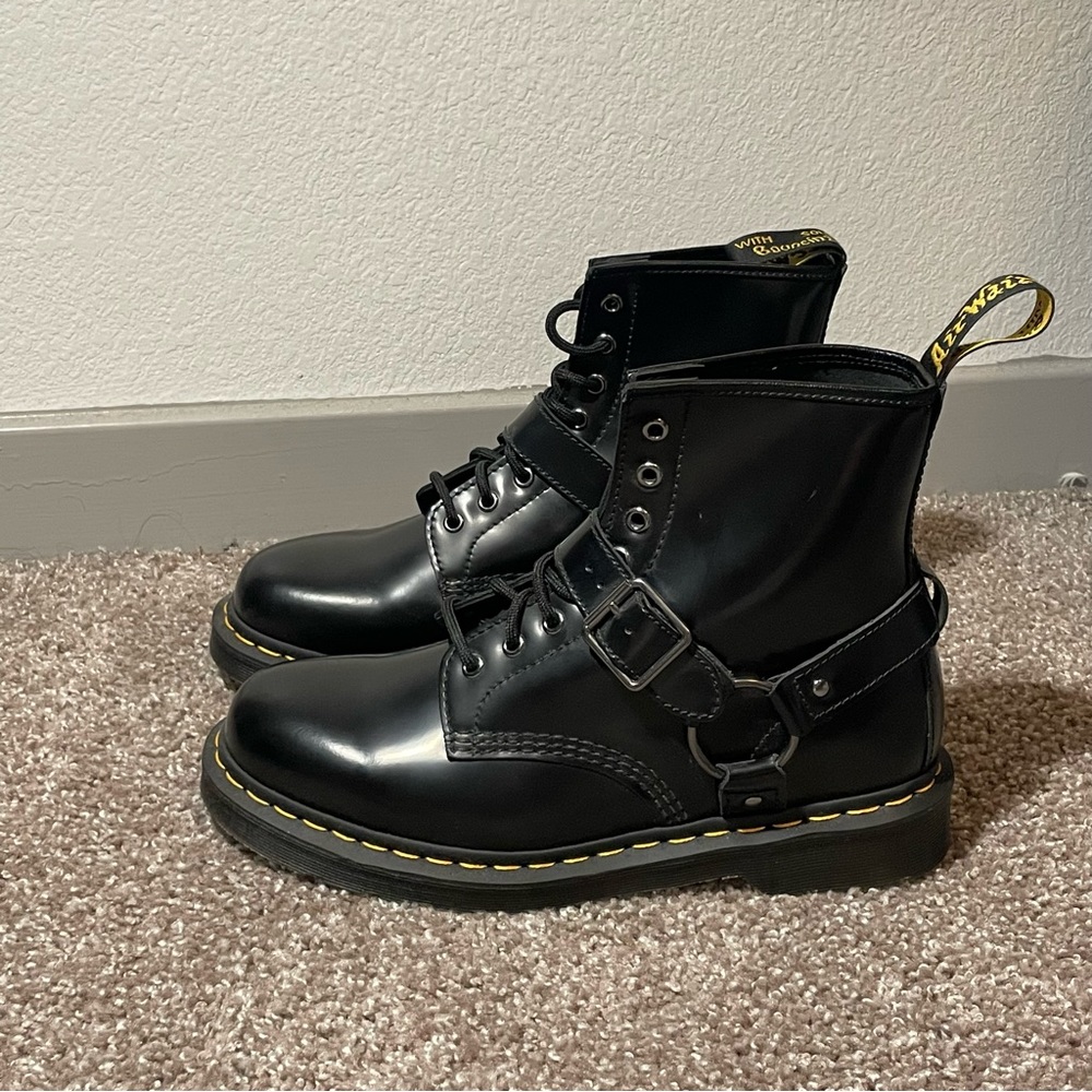 SOLD DONT BUY Brand NEW Dr. Marten's Airwair Women's Leather Harness Boots 1460